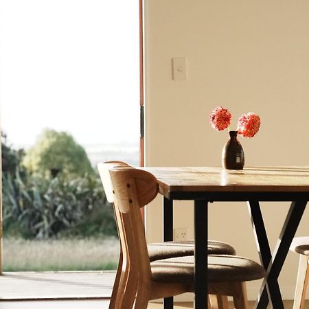 A Cabin With A Big View, Comfort And Tranquility, Close To Vines Martinborough Eksteriør bilde