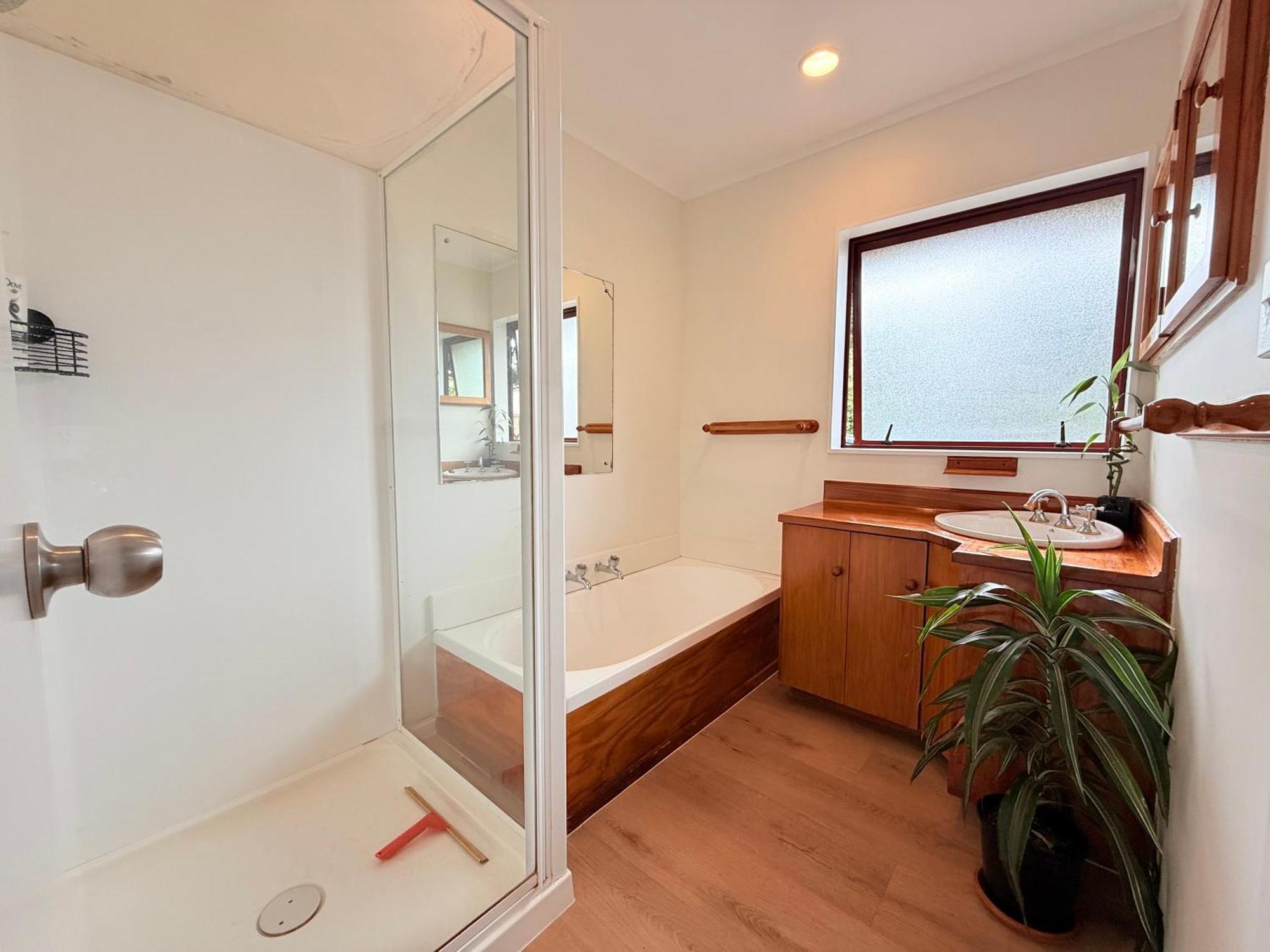 A Cabin With A Big View, Comfort And Tranquility, Close To Vines Martinborough Eksteriør bilde