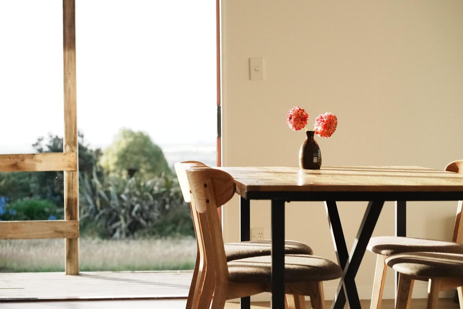 A Cabin With A Big View, Comfort And Tranquility, Close To Vines Martinborough Eksteriør bilde
