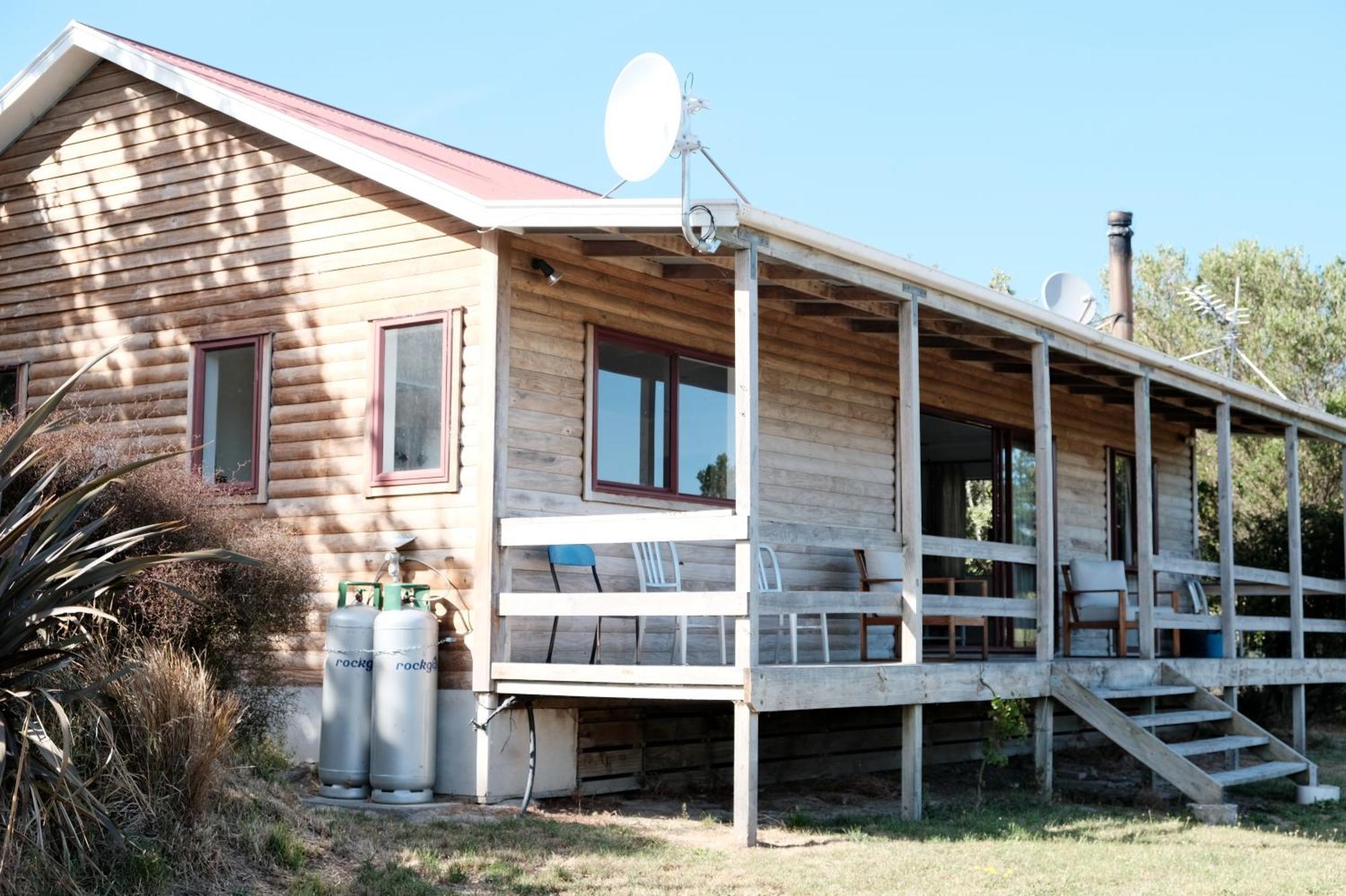 A Cabin With A Big View, Comfort And Tranquility, Close To Vines Martinborough Eksteriør bilde